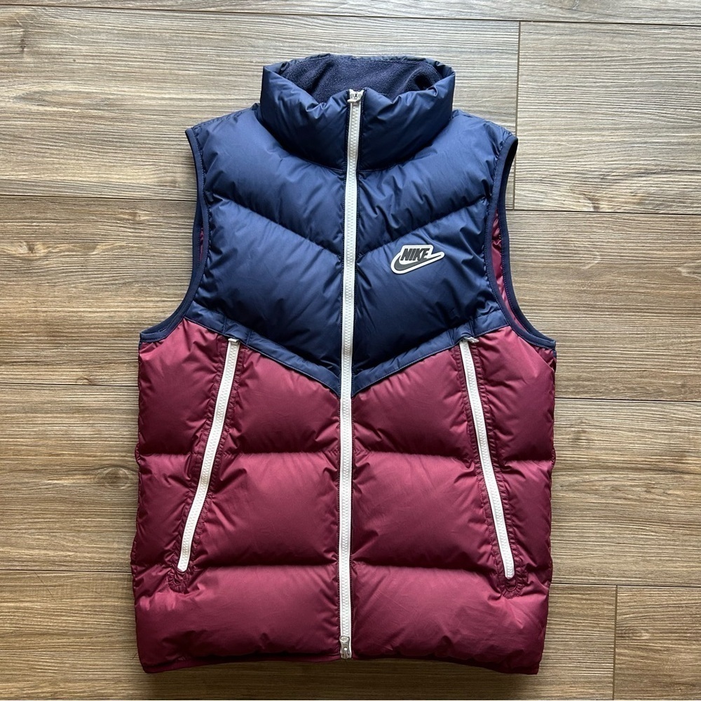 Nike | Down Filled Color Blocked Logo Vest in Navy / Maroon (Small)